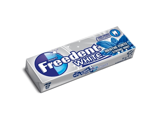 BTE 30 ETUIS FREEDENT WHITE MENTHE FORTE (1)