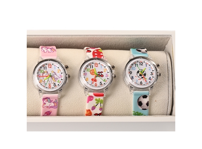 MONTRE ENFANT LUMIERE ASSORT. (6)
